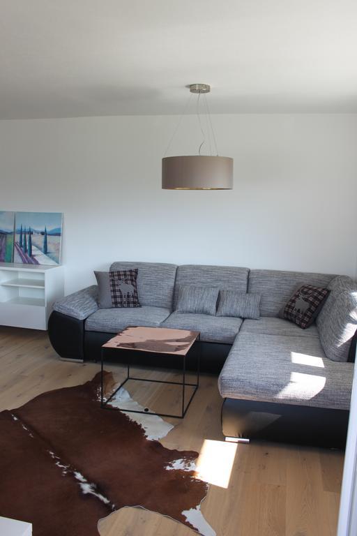 Apartment Am Birkenweg Oberndorf in Tirol Pokoj fotografie