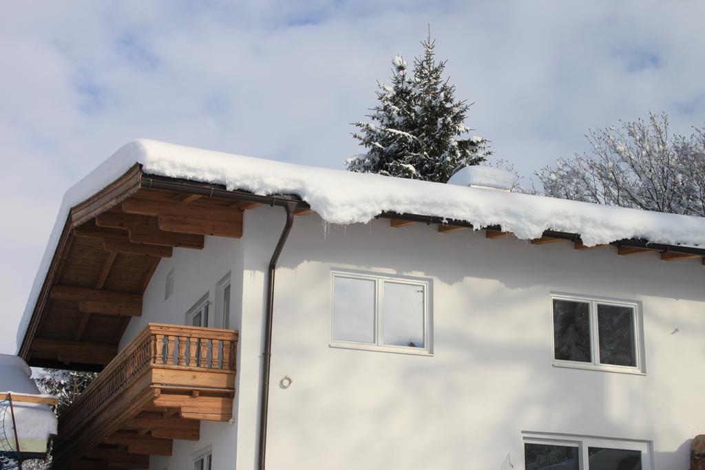 Apartment Am Birkenweg Oberndorf in Tirol Pokoj fotografie
